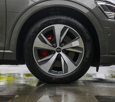 Wheel view Audi Q8 Sportback e-tron